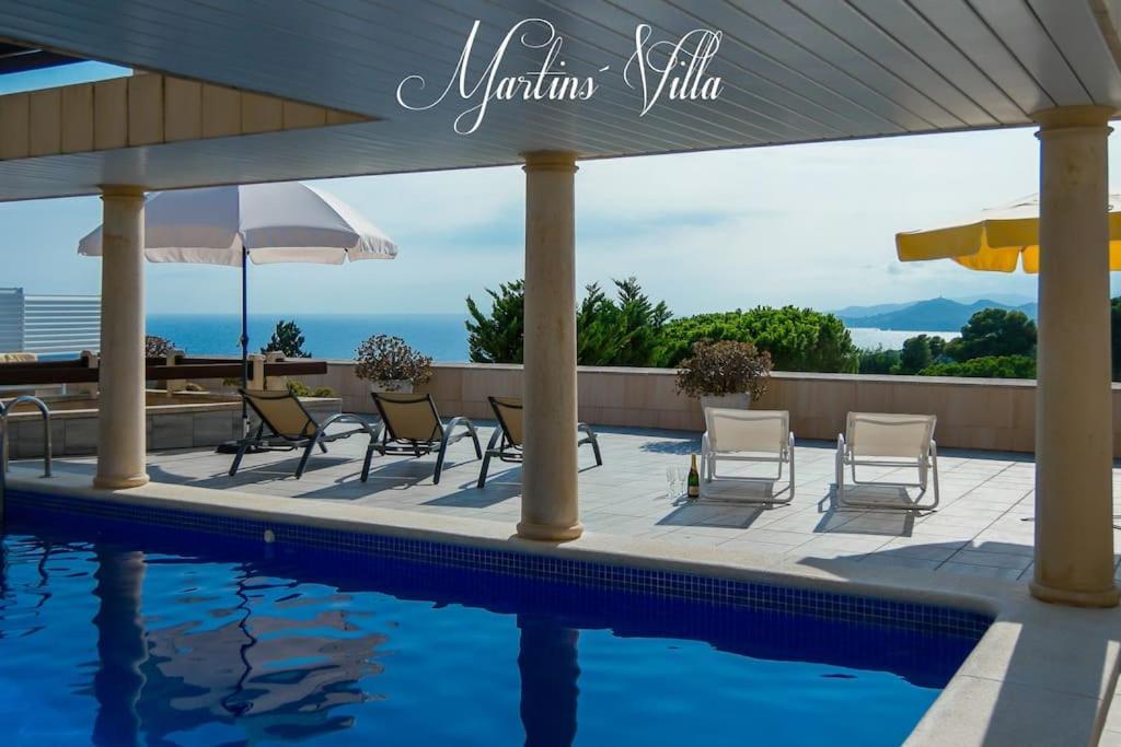 Martin 's Villa. House On The With Pool *
