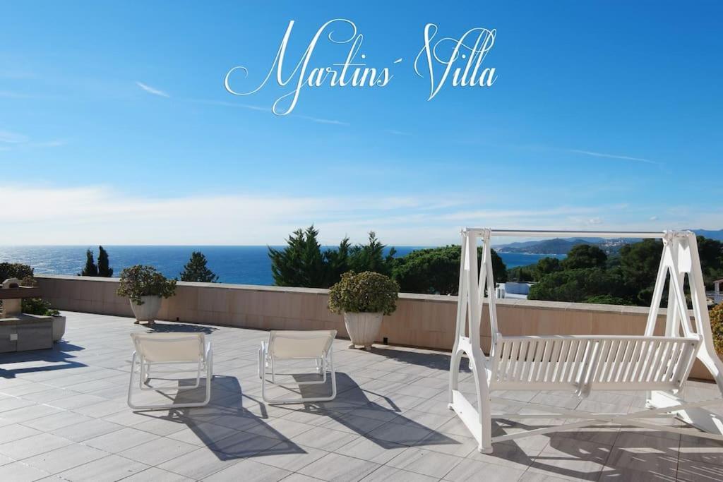 Martin 's Villa. House On The With Pool Villa Lloret de Mar