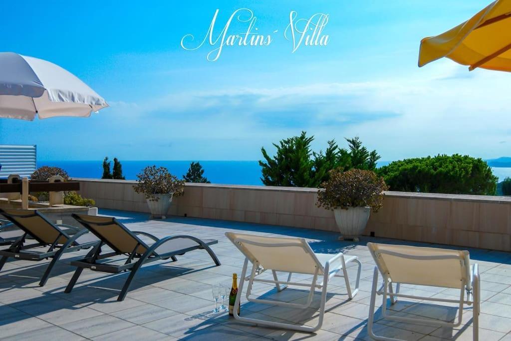 Martin 's Villa. House On The With Pool Lloret de Mar