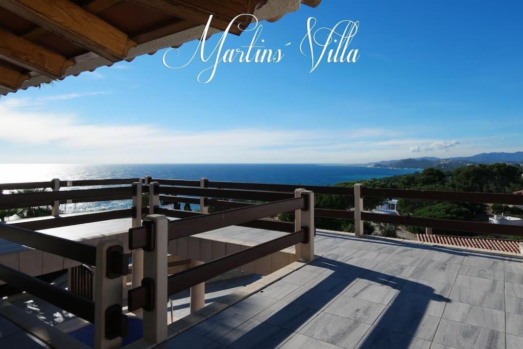 Martin 's Villa. House On The With Pool Villa Lloret de Mar