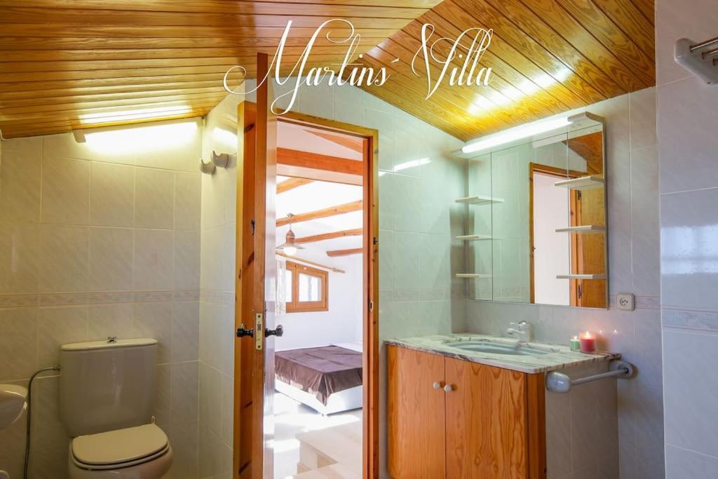 Martin 's Villa. House On The With Pool *